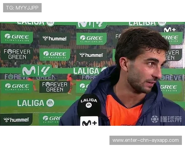 巴萨费兰内切带球后劲射打入关键一球，助球队逆转胜利