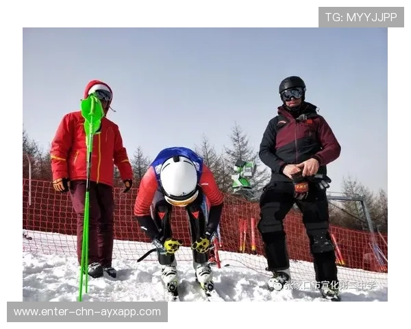 深圳新鹏城门将李刚扑救精彩，冬训赛场表现亮眼