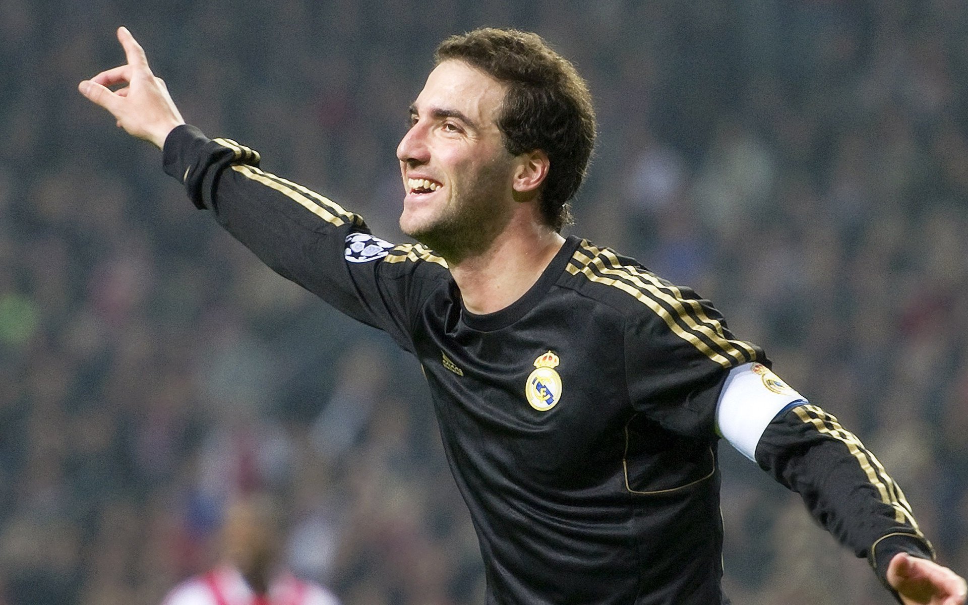 “德甲后期激战不断，积分榜情势逐步明朗”，德甲2020-2021积分