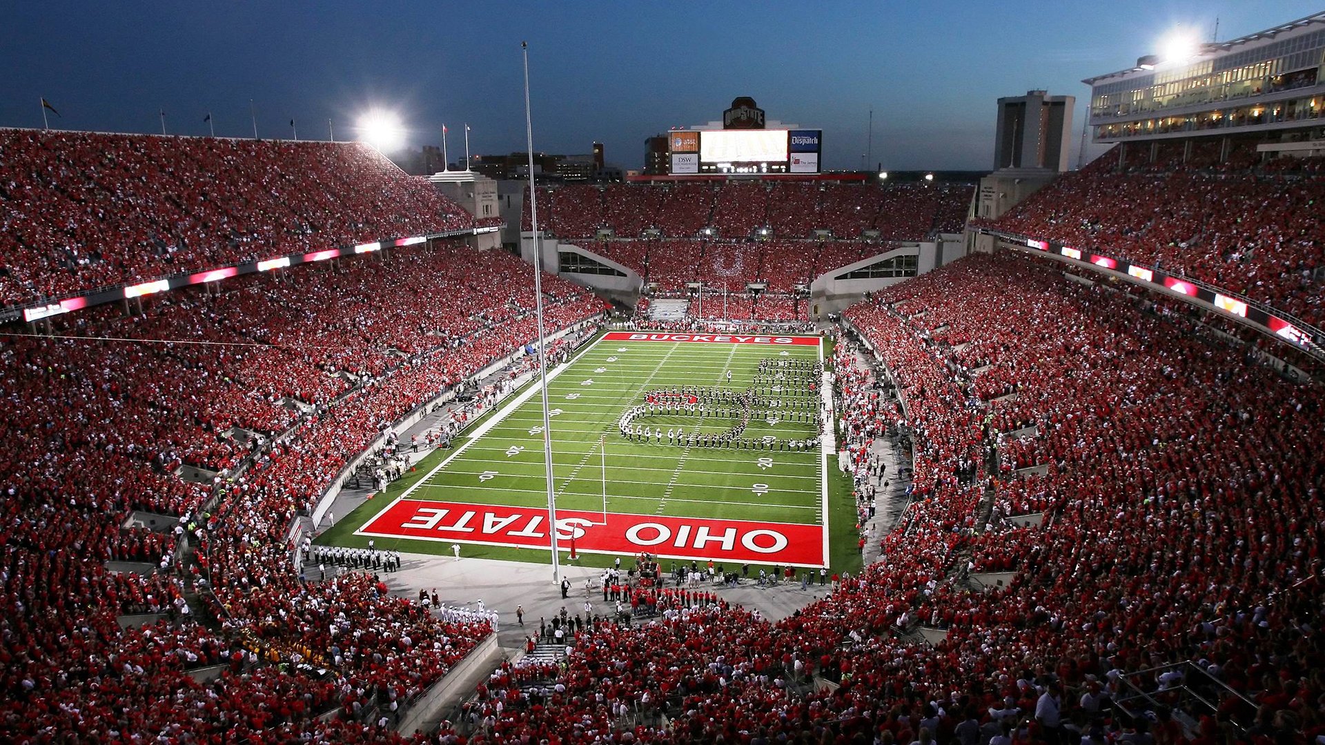 “英超关键战役：球队奋战只为三分”，“英超”